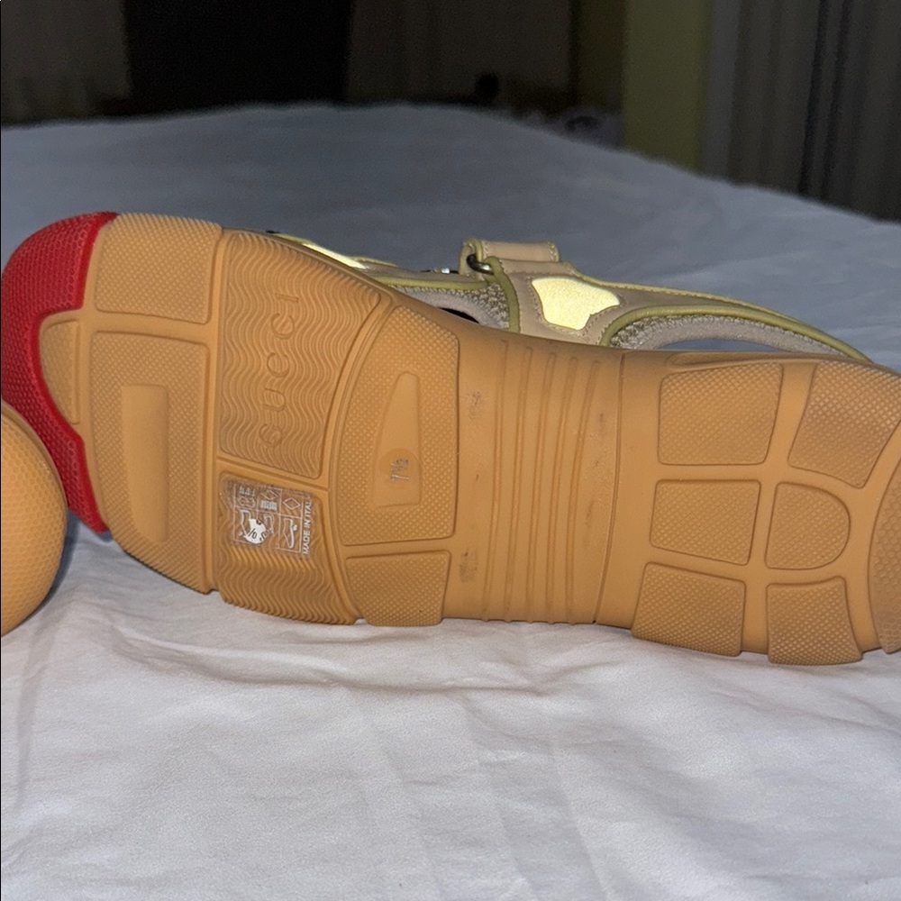 Gucci Unisex Red and Beige Shoes 7.5 men’s/ 9.5 women’s - Picture 6 of 12